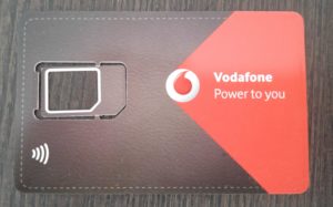Die NFC-Bezahlfunktion erkennt man am Symbol unten links auf der Sim-Karte und auf der Sim-Karte selbst